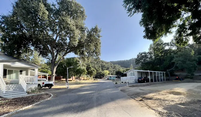 Resthaven Mobile Home Park Picture 9