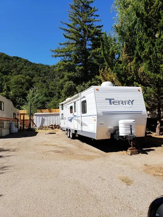 Resthaven Mobile Home Park Picture 10