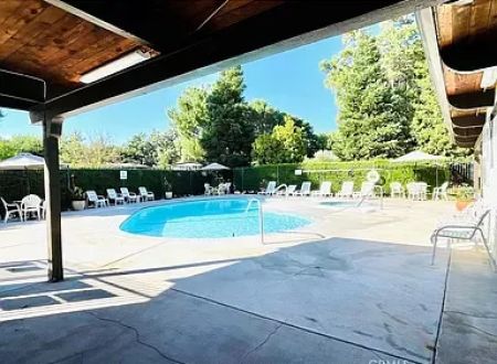Los Robles Mobile Home Estates