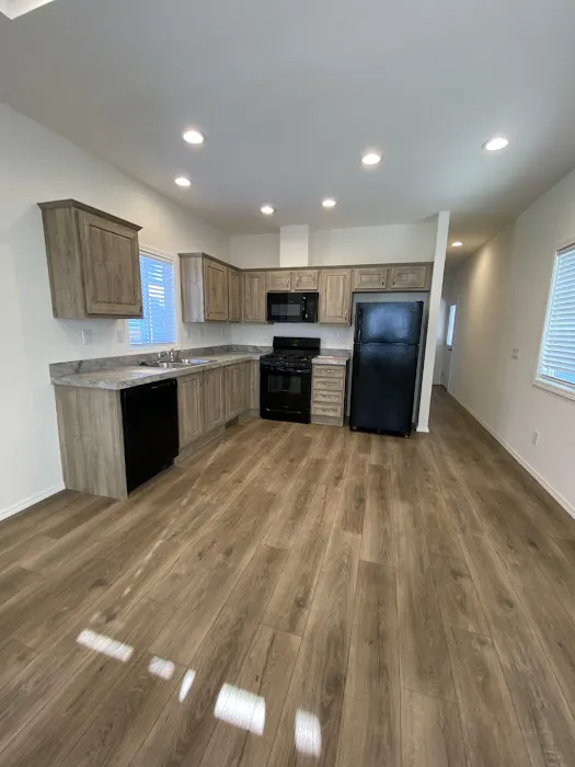 Mountain Gate Mobile Home Park Picture 7