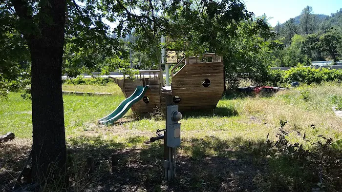 Fawndale Oaks RV Park Picture 3
