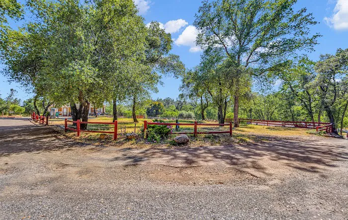 North Redding RV Village Picture 4
