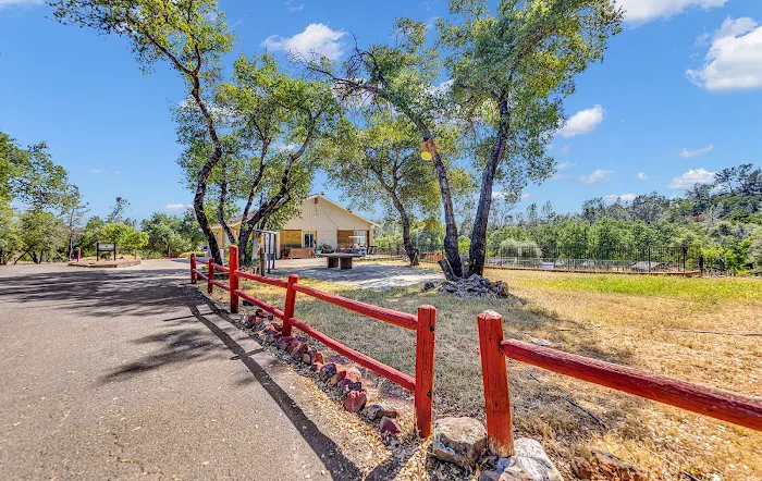 North Redding RV Village Picture 2