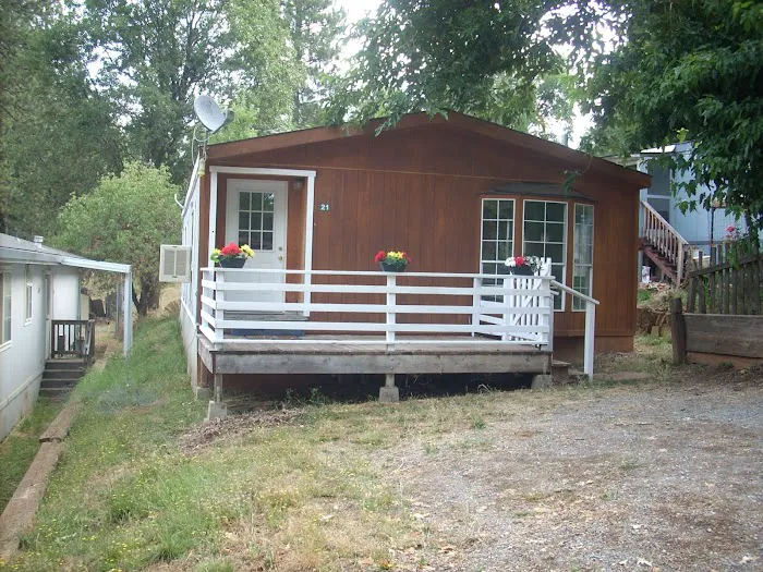 Dunrovin Village Picture 7