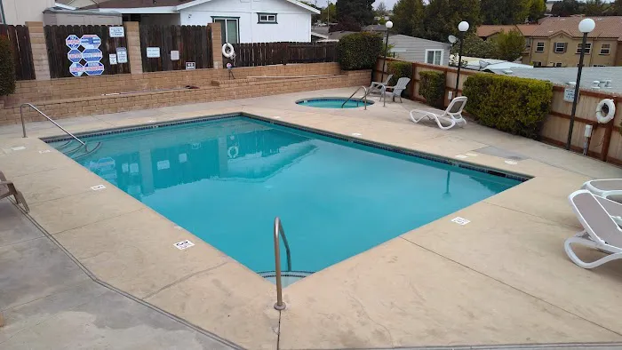 Lost Oak Mobilehome Park Picture 4