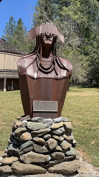 Chaw Se' Roundhouse Picture 2