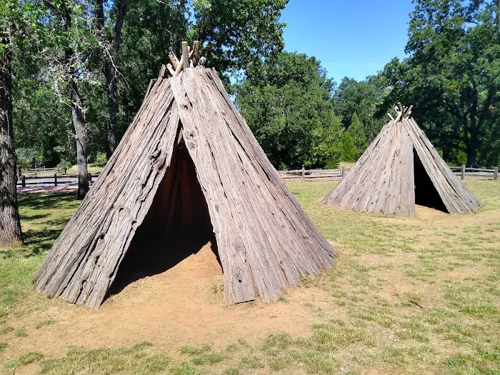 Chaw Se' Roundhouse Picture 6