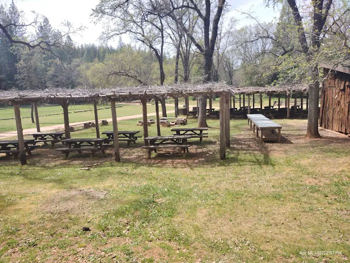 Chaw Se' Roundhouse Picture 4