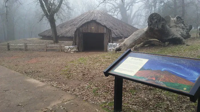 Chaw Se' Roundhouse Picture 7