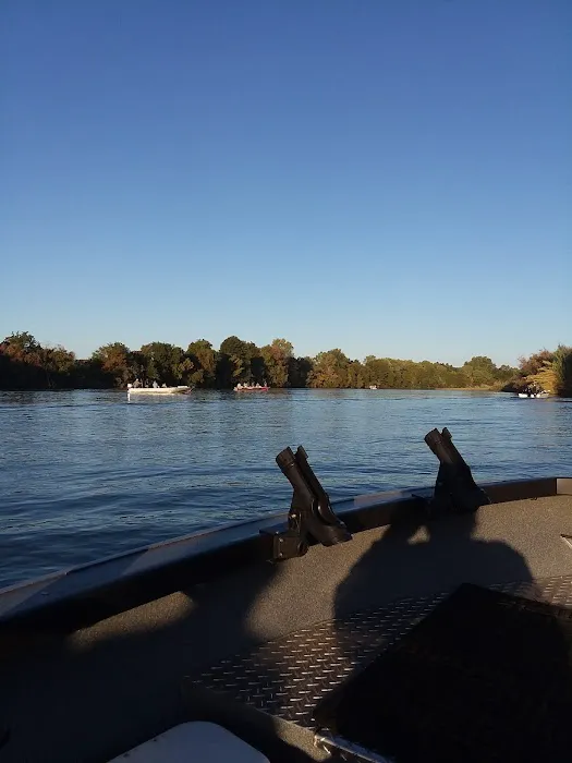 Columbia RV Park Picture 6