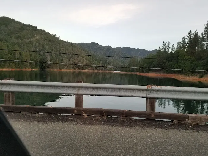 Lakeshore Villa RV Park Picture 9