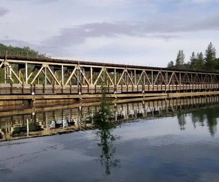 Lakeshore Villa RV Park