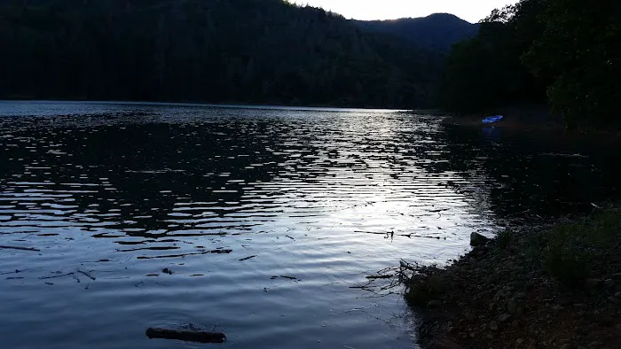 Lakeshore Villa RV Park Picture 10