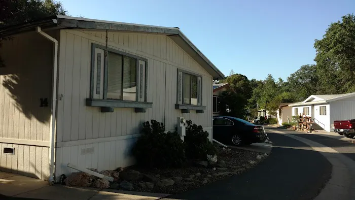 Cedar Oaks Mobile Home Park Picture 6