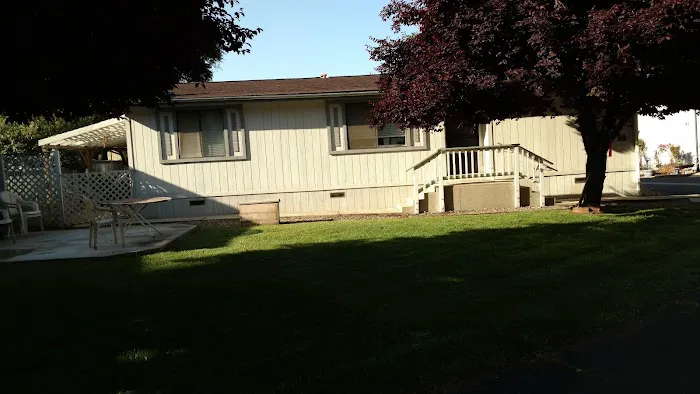 Cedar Oaks Mobile Home Park Picture 5