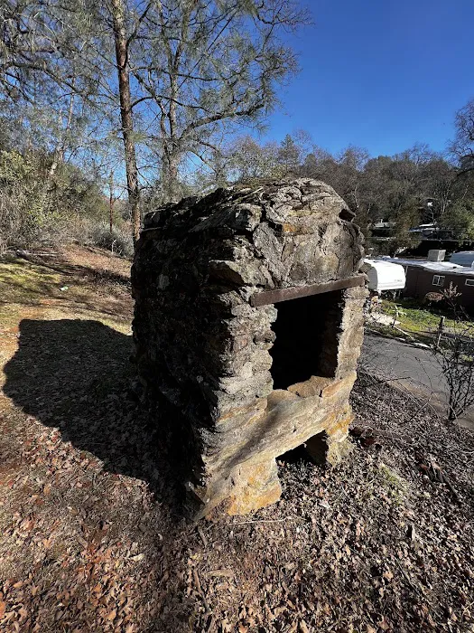 Twin Pines Mobilehome Park Picture 1