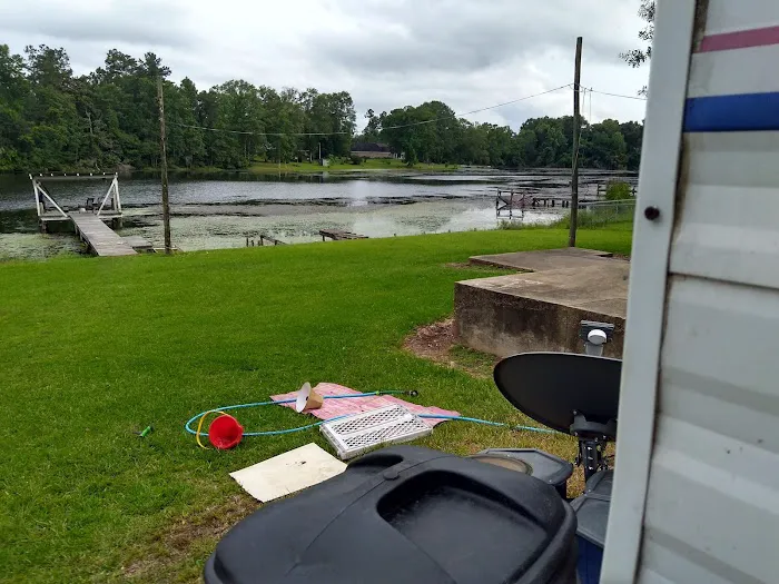 Lake-A-Way Camp Grounds Picture 9