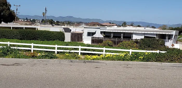 Vagabond Mobile Home Park Picture 2