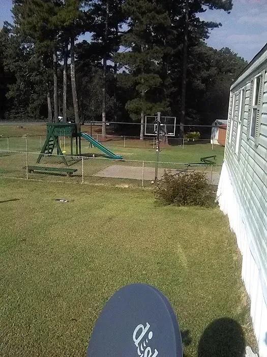 Happy Valley Mobile Home Park Picture 3