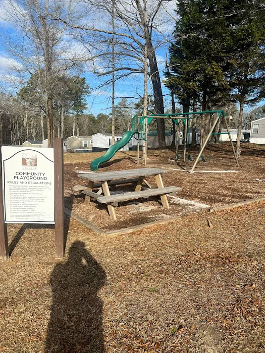Cedar Village Manufactured Housing Picture 8