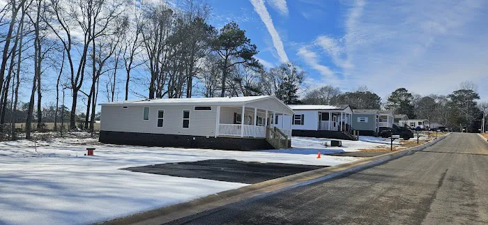 Cedar Village Manufactured Housing Picture 4