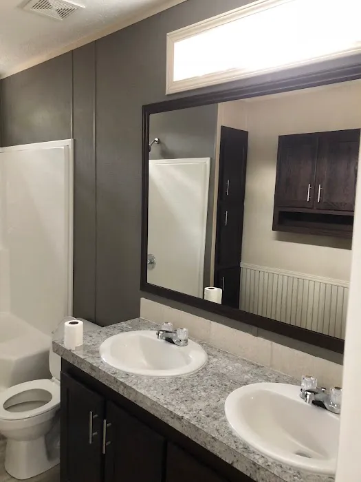 Cedar Village Manufactured Housing Picture 3