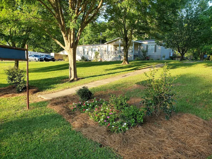 L & D RV Park Picture 9