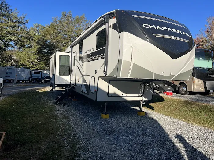 L & D RV Park Picture 3