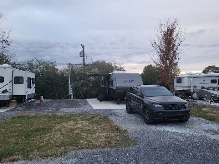 Ferry Rd RV Park Picture 5
