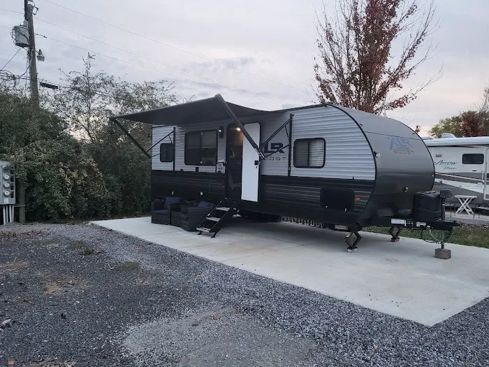 Ferry Rd RV Park Picture 4