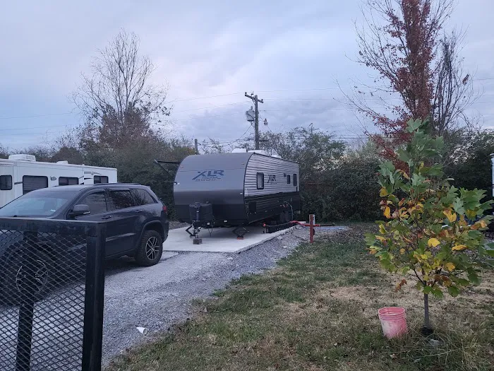 Ferry Rd RV Park Picture 3