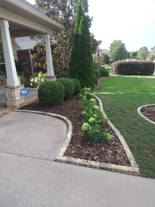 Midway Manor Picture 3