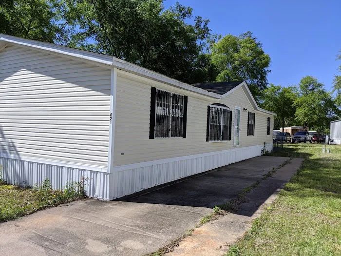 Laurel Manor Mobile Home Community Picture 5