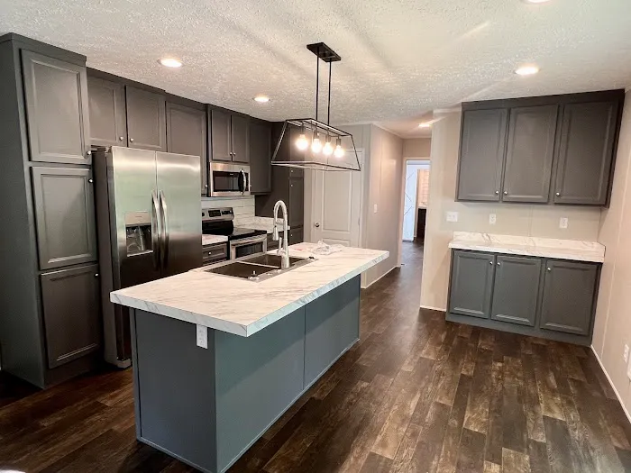 Gentilly Park Mobile Home Picture 1