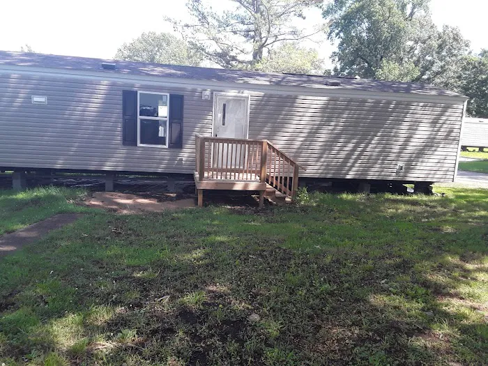 Woodland Hills Mobile Home Park Picture 4