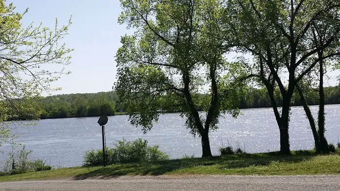Drop Anchor RV Park Picture 5
