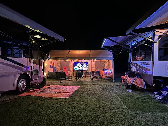 University Station RV Resort Picture 9