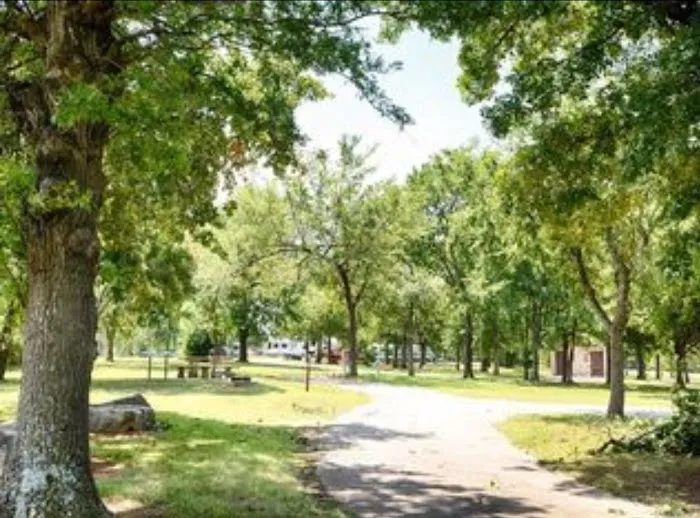 Elm Point Lake Recreation, tent & RV camping, & fishing Picture 8
