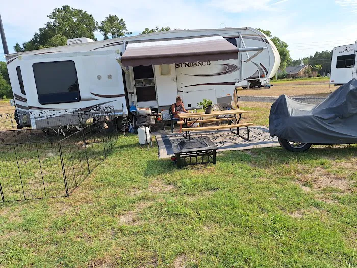 Dreamin N Driftin RV Resort Picture 7