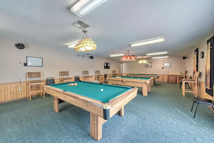 Saddle Oak Club Picture 5