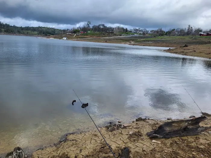 Lake Tulloch RV Campground & Marina Picture 5