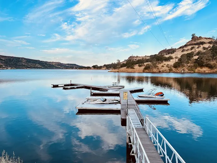 Lake Tulloch RV Campground & Marina Picture 7