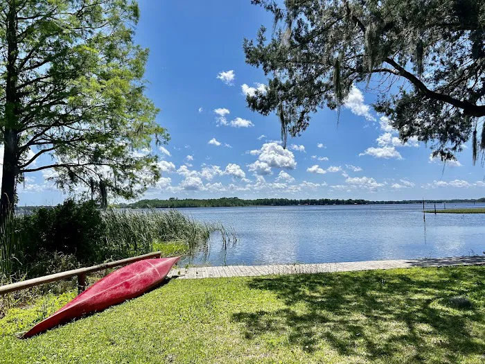 Inglis Lakeside RV Park Picture 7