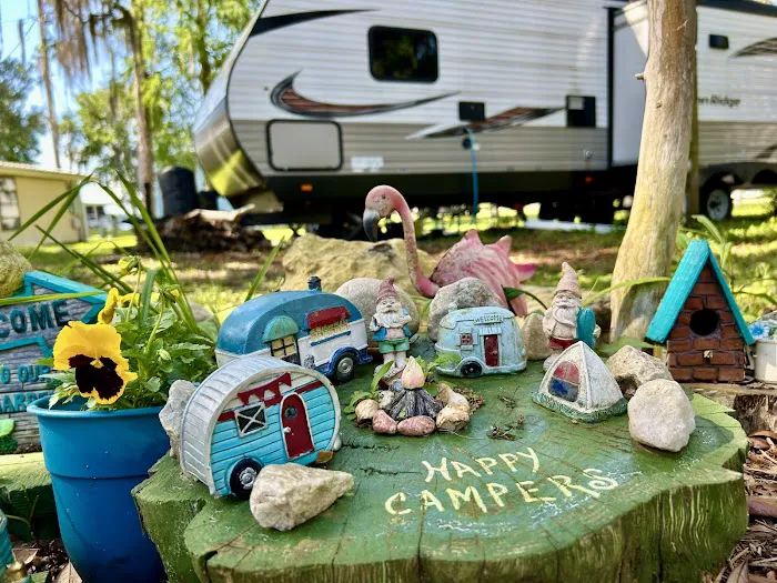 Inglis Lakeside RV Park Picture 4