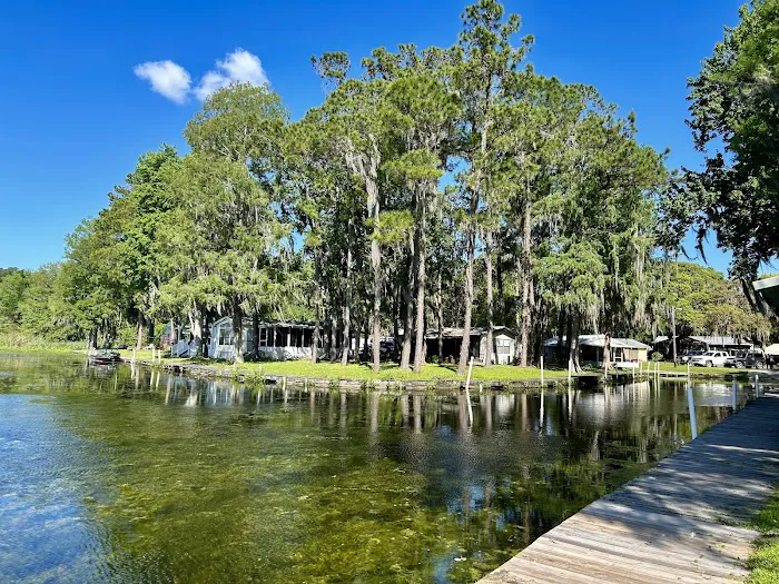 Inglis Lakeside RV Park Picture 2