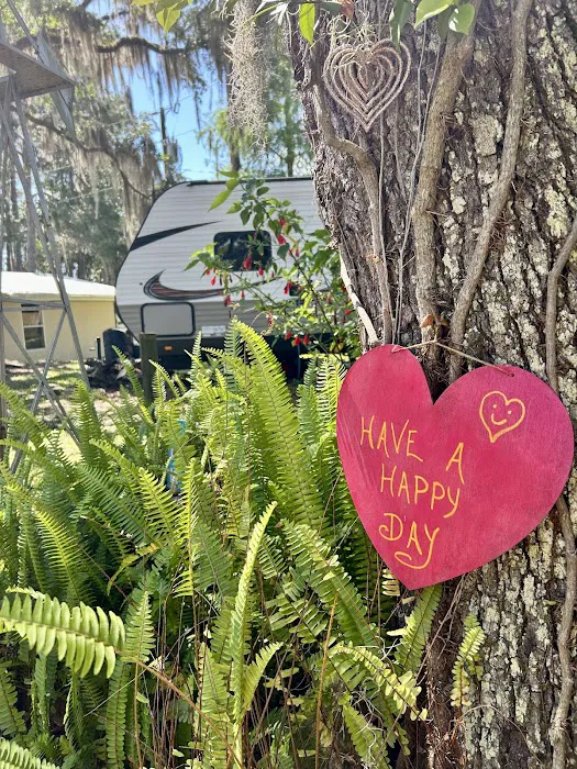 Inglis Lakeside RV Park Picture 1