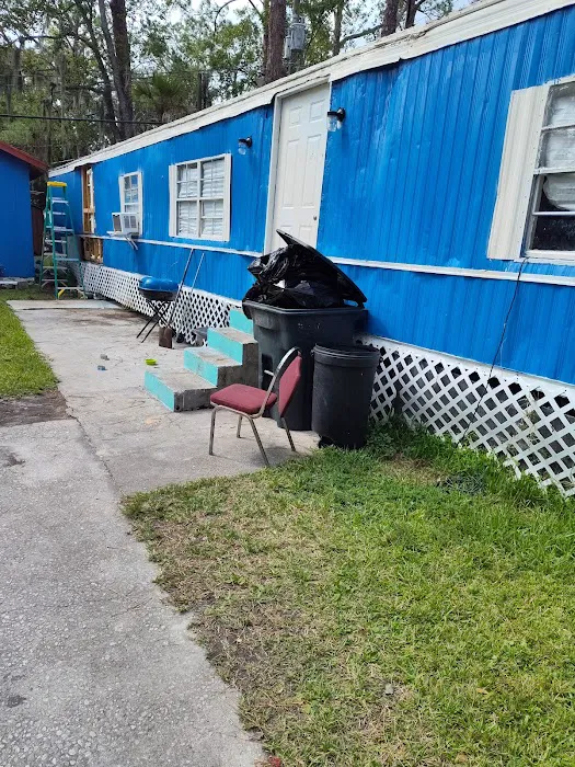 Silver Thunderbird Mobile Home Park Picture 4