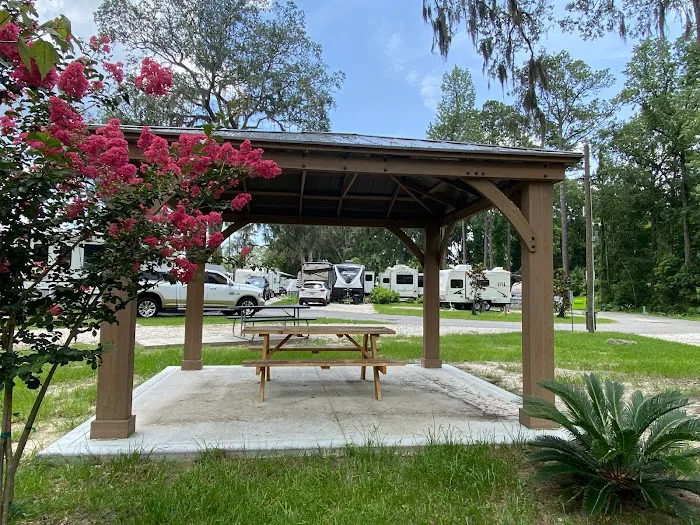 Sunny Oaks RV Park Picture 2