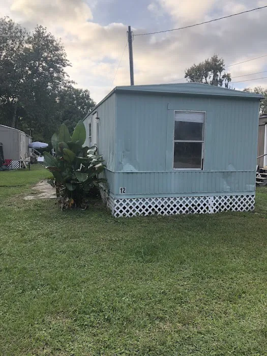 Hampton Oaks Mobile Home Park Picture 2