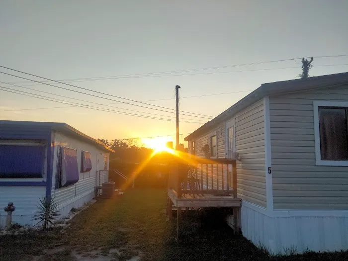 Suburban MH & RV Park Picture 3
